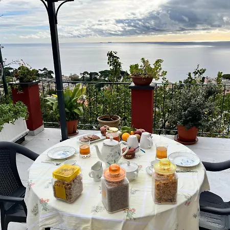 Bed & Breakfast Salotto Sul Mare 4*
