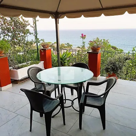 Salotto Sul Mare 4*
